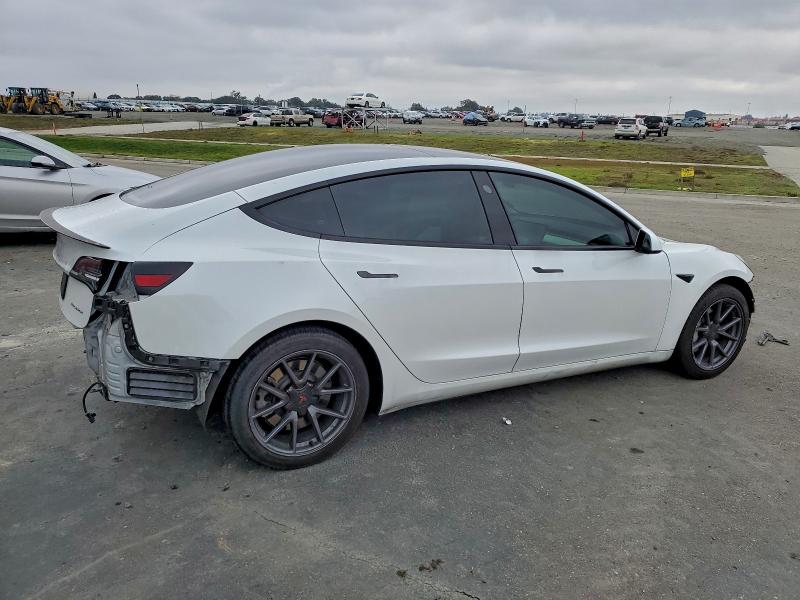 94312155 :رقم المزاد ، 5YJ3E1EB9MF863191 vin ، 2021 Tesla Model 3 مزاد بيع