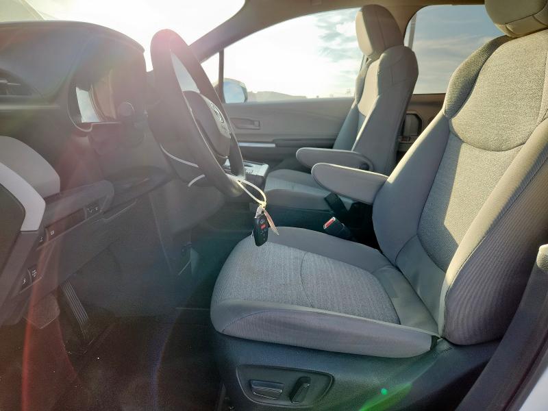 Auction sale of the 2024 Toyota Sienna, vin: 5TDKRKEC0RS216034, lot number: 92587905