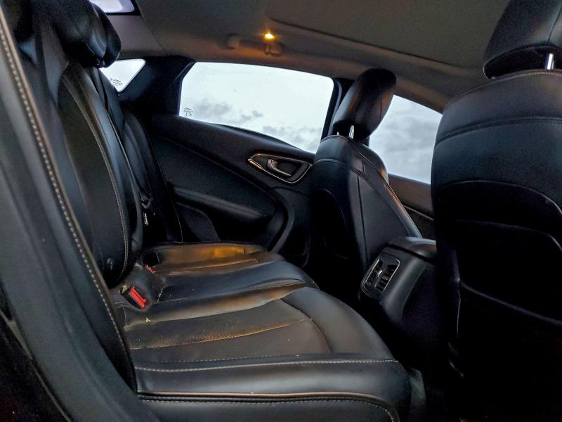 2015 Chrysler 200 მანქანა იყიდება აუქციონზე, vin: 1C3CCCEG4FN511142, აუქციონის ნომერი: 94073955
