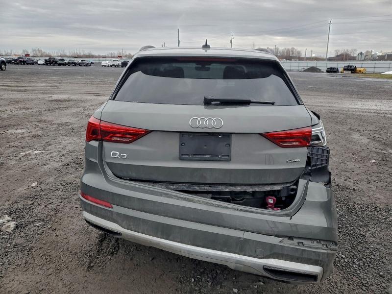 93832155 :رقم المزاد ، WA1AUCF35N1035866 vin ، 2022 Audi Q3 مزاد بيع