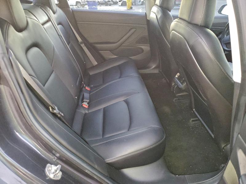 94676335 :رقم المزاد ، 5YJ3E1EA9JF045253 vin ، 2018 Tesla Model 3 مزاد بيع