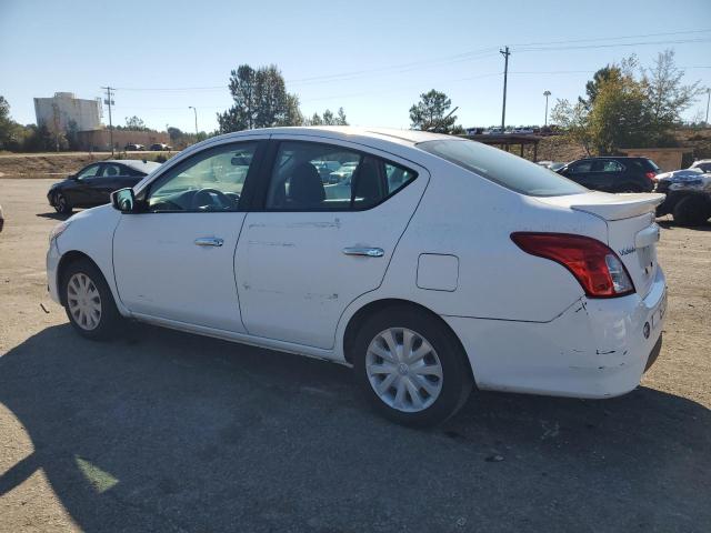 90809265 :رقم المزاد ، 3N1CN7AP8JL841803 vin ، 2018 Nissan Versa S مزاد بيع