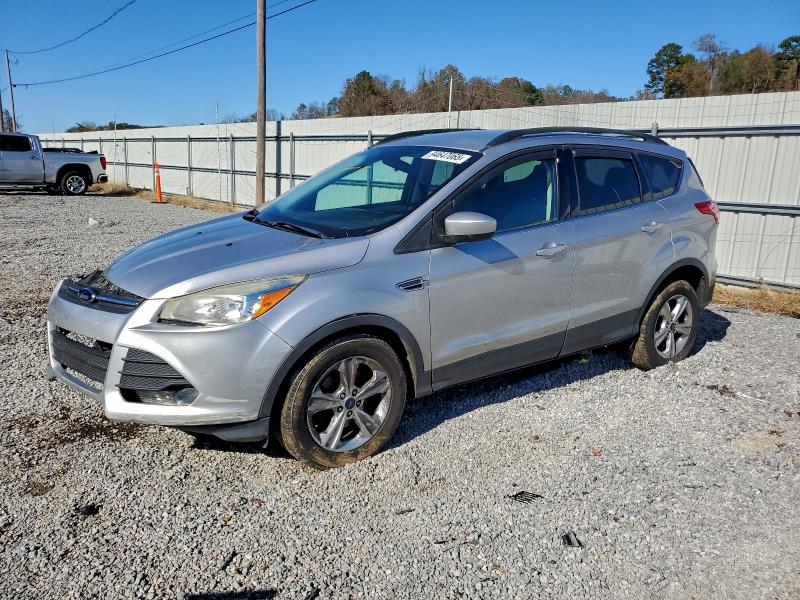 94647065 :رقم المزاد ، 1FMCU0GX1GUC23781 vin ، 2016 Ford Escape مزاد بيع