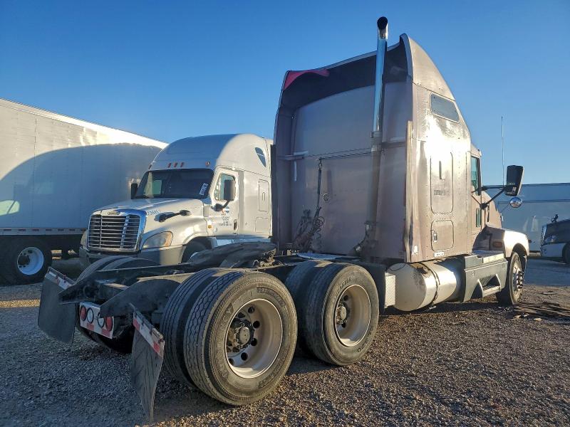 2005 Kenworth Tractor მანქანა იყიდება აუქციონზე, vin: 1XKADB8X35J081975, აუქციონის ნომერი: 94117275