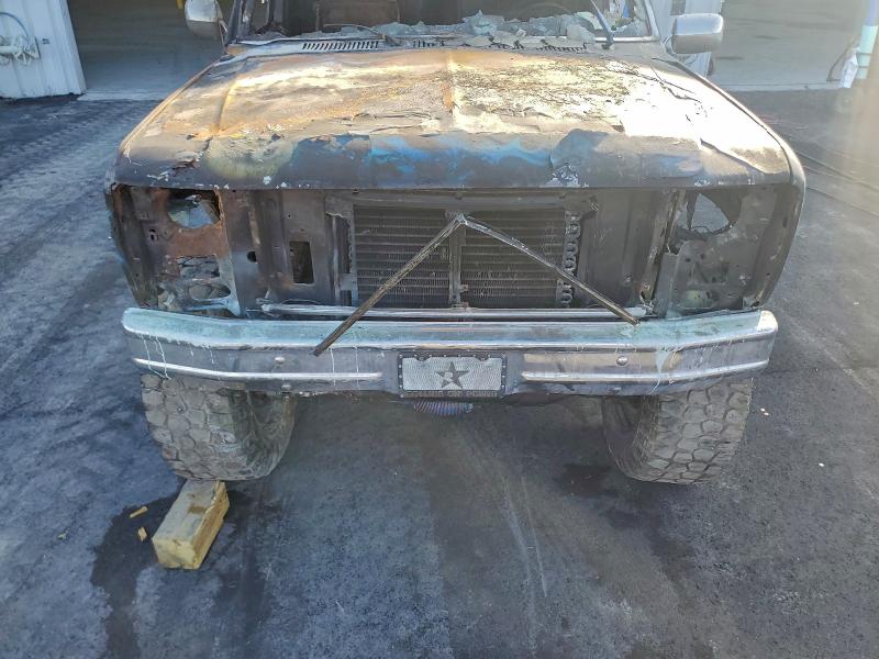93339775 :رقم المزاد ، 1FMDU15F3DLA11230 vin ، 1983 Ford Bronco مزاد بيع