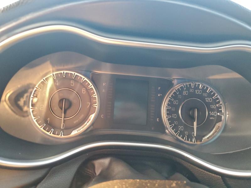 Продаж на аукціоні авто 2015 Chrysler 200, vin: 1C3CCCAB1FN642832, номер лоту: 94641985