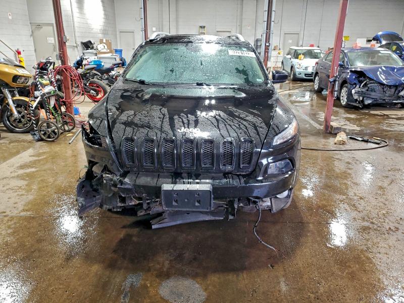 93201025 :رقم المزاد ، 1C4PJMDB2JD571210 vin ، 2018 Jeep Cherokee مزاد بيع