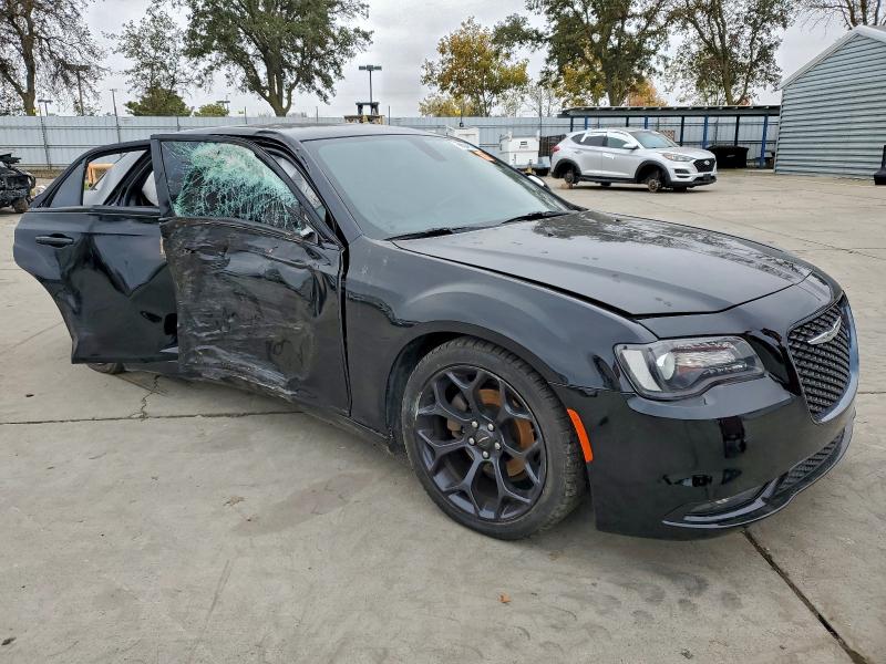 90654305 :رقم المزاد ، 2C3CCABGXKH555464 vin ، 2019 Chrysler 300 مزاد بيع