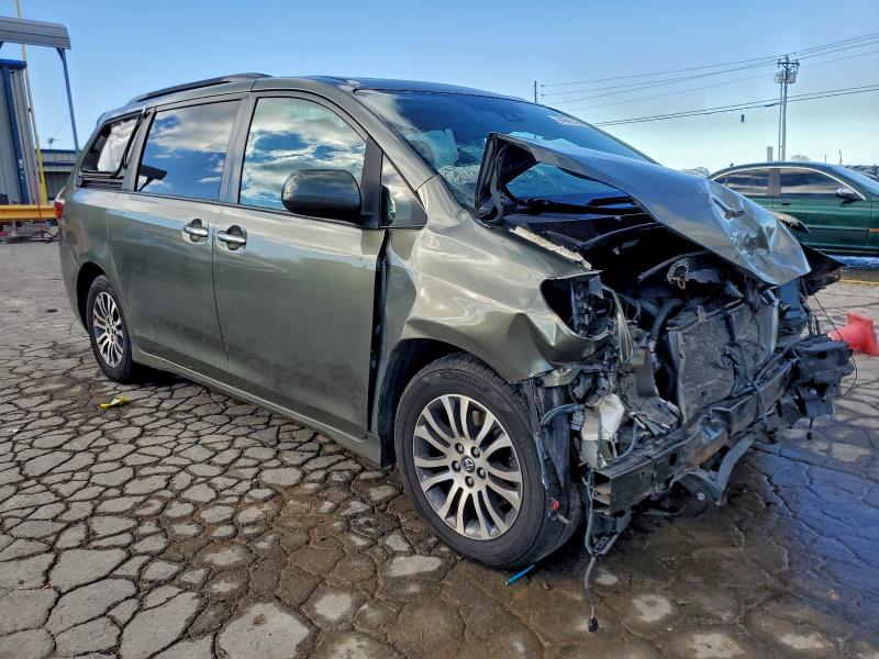 94069745 :رقم المزاد ، 5TDYZ3DC4KS984042 vin ، 2019 Toyota Sienna Xle مزاد بيع