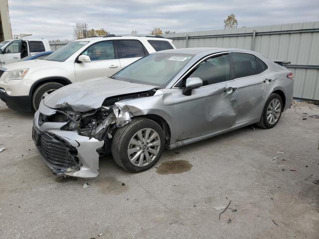 91933355 :رقم المزاد ، 4T1B11HK2KU684526 vin ، 2019 Toyota Camry L مزاد بيع