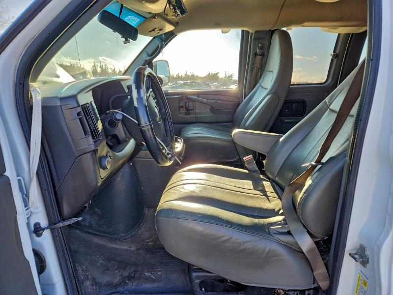 94646215 :رقم المزاد ، 1GNWGPFG1F1271601 vin ، 2015 Chev Express مزاد بيع