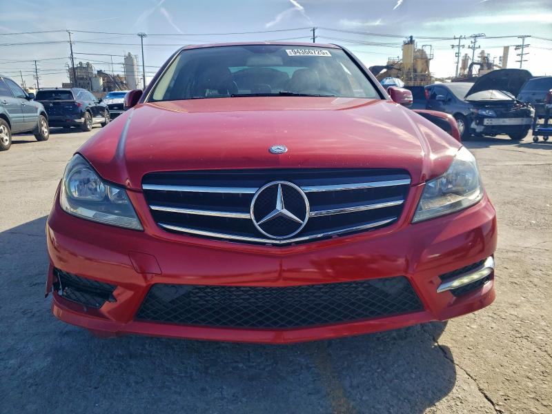 94366725 :رقم المزاد ، WDDGF4HB5EG256388 vin ، 2014 Mercedes-benz C مزاد بيع
