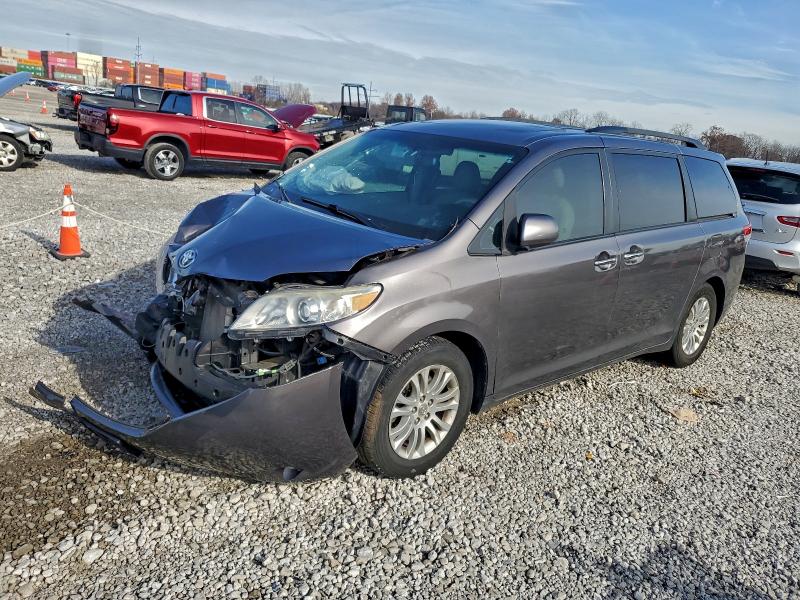 2011 Toyota Sienna მანქანა იყიდება აუქციონზე, vin: 5TDYK3DC9BS109527, აუქციონის ნომერი: 94238095
