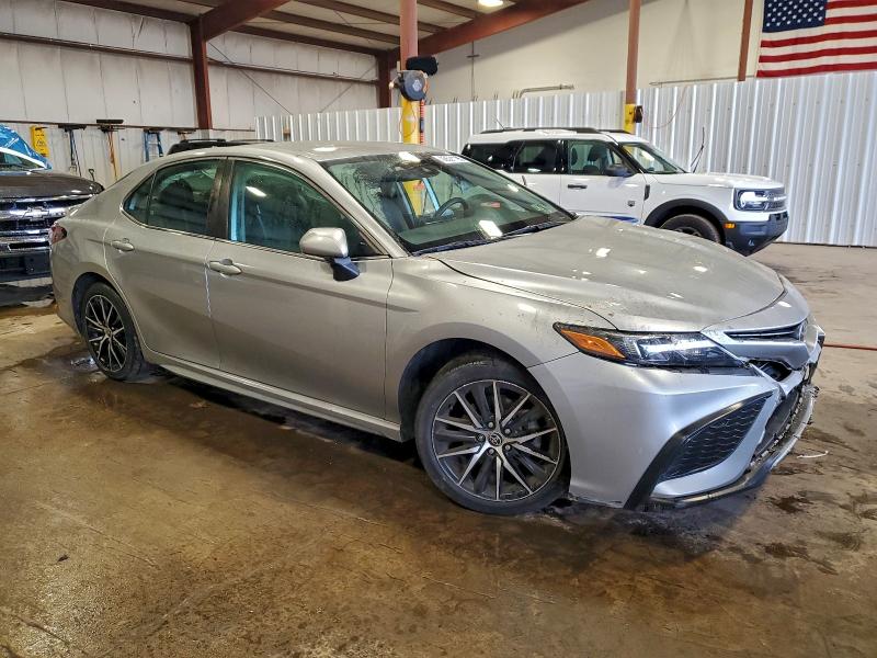 93521195 :رقم المزاد ، 4T1G11AKXNU633151 vin ، 2022 Toyota Camry مزاد بيع