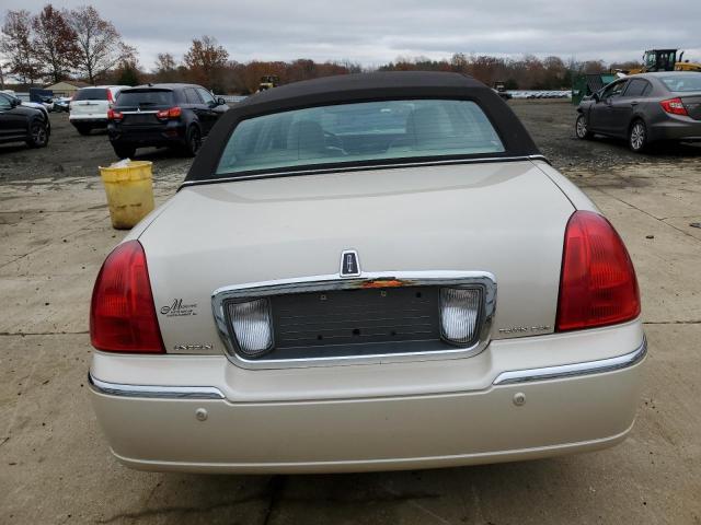 92342285 :رقم المزاد ، 1LNHM83W23Y619173 vin ، 2003 Lincoln Town Car مزاد بيع