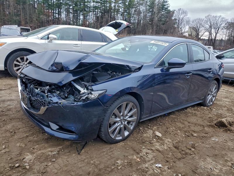 94051525 :رقم المزاد ، 3MZBPACLXNM313347 vin ، 2022 Mazda 3 مزاد بيع
