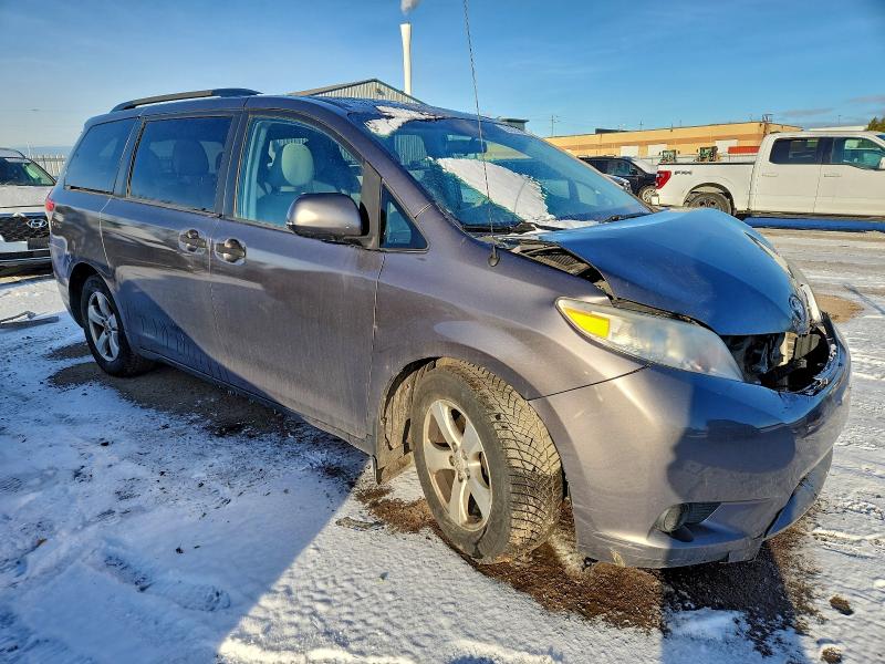 2014 Toyota Sienna მანქანა იყიდება აუქციონზე, vin: 5TDZK3DC5ES451940, აუქციონის ნომერი: 93993305