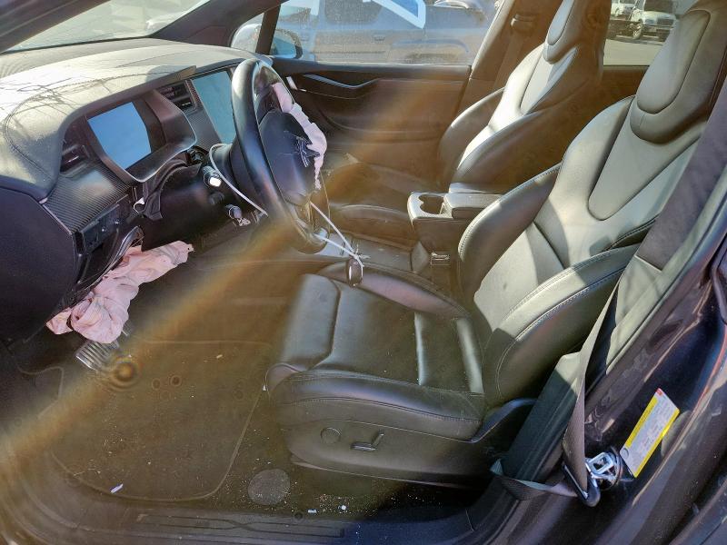 92378865 :رقم المزاد ، 5YJXCAE20JF112872 vin ، 2018 Tesla Model X مزاد بيع