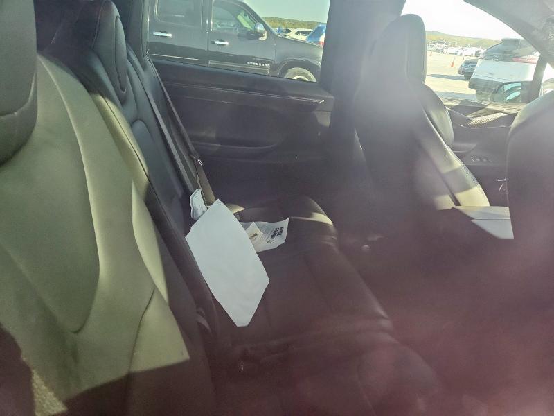 92378865 :رقم المزاد ، 5YJXCAE20JF112872 vin ، 2018 Tesla Model X مزاد بيع