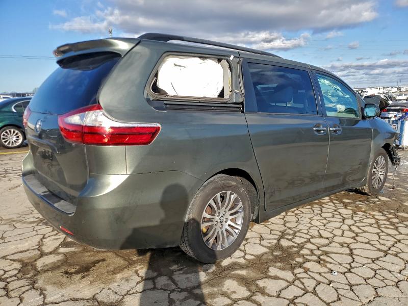 94069745 :رقم المزاد ، 5TDYZ3DC4KS984042 vin ، 2019 Toyota Sienna Xle مزاد بيع