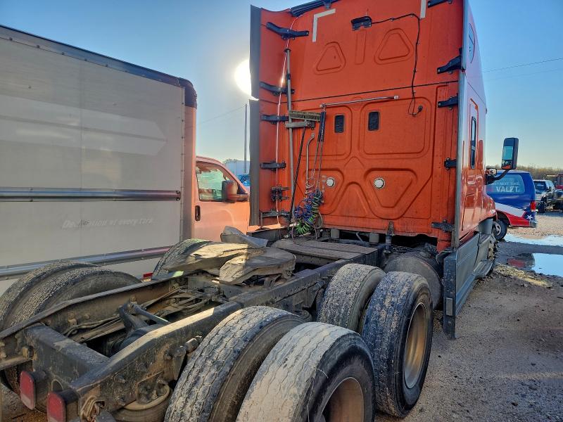 93678765 :رقم المزاد ، 3AKJGLDR0GSGX9576 vin ، 2016 Freigliner Cascadia 125 مزاد بيع