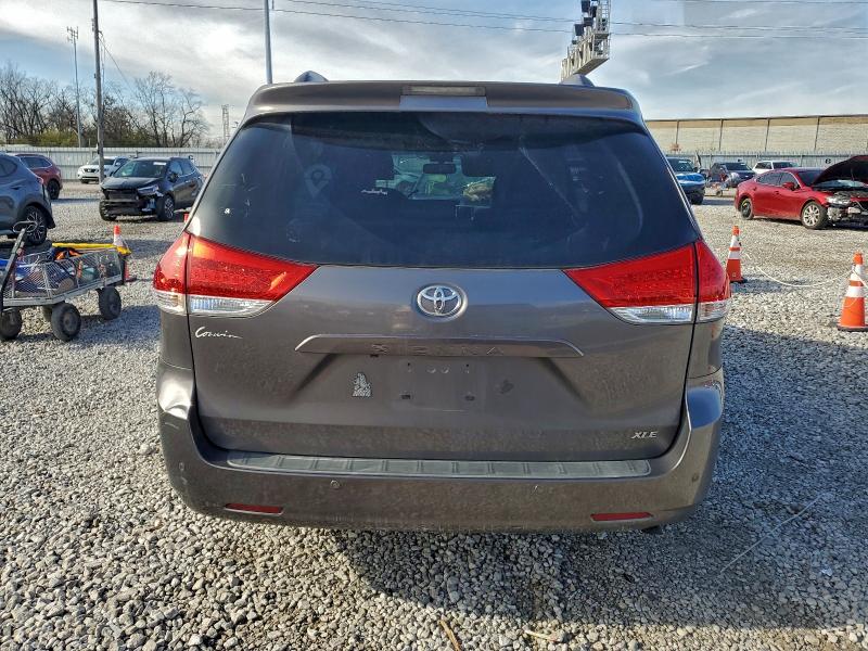 Aukcja sprzedaży 2011 Toyota Sienna, vin: 5TDYK3DC9BS109527, numer aukcji: 94238095