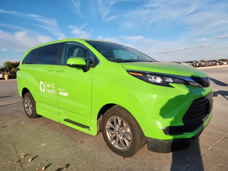 Auction sale of the 2024 Toyota Sienna, vin: 5TDKRKEC0RS216034, lot number: 92587905