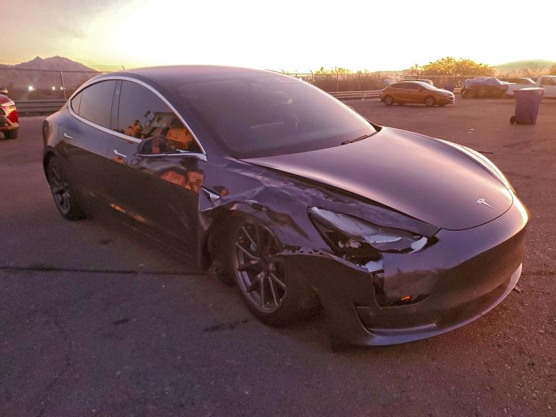 94676335 :رقم المزاد ، 5YJ3E1EA9JF045253 vin ، 2018 Tesla Model 3 مزاد بيع