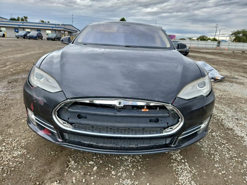 94360345 :رقم المزاد ، 5YJSA1DG8DFP03663 vin ، 2013 Tesla Model S مزاد بيع