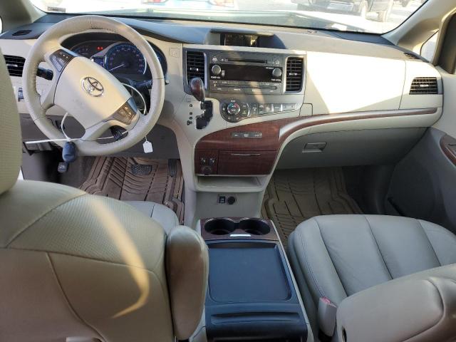 93550225 :رقم المزاد ، 5TDYK3DC2BS105514 vin ، 2011 Toyota Sienna مزاد بيع