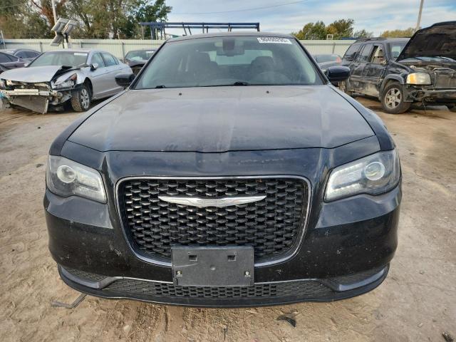 90490295 :رقم المزاد ، 2C3CCAAG6JH231556 vin ، 2018 Chrysler 300 Tourin مزاد بيع