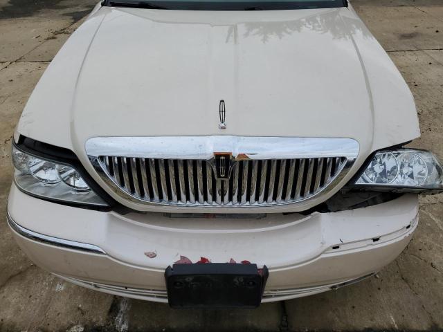 92342285 :رقم المزاد ، 1LNHM83W23Y619173 vin ، 2003 Lincoln Town Car مزاد بيع