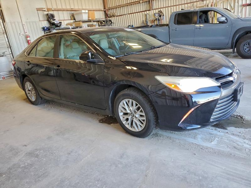 93730975 :رقم المزاد ، 4T1BF1FK6HU351808 vin ، 2017 Toyota Camry Le مزاد بيع