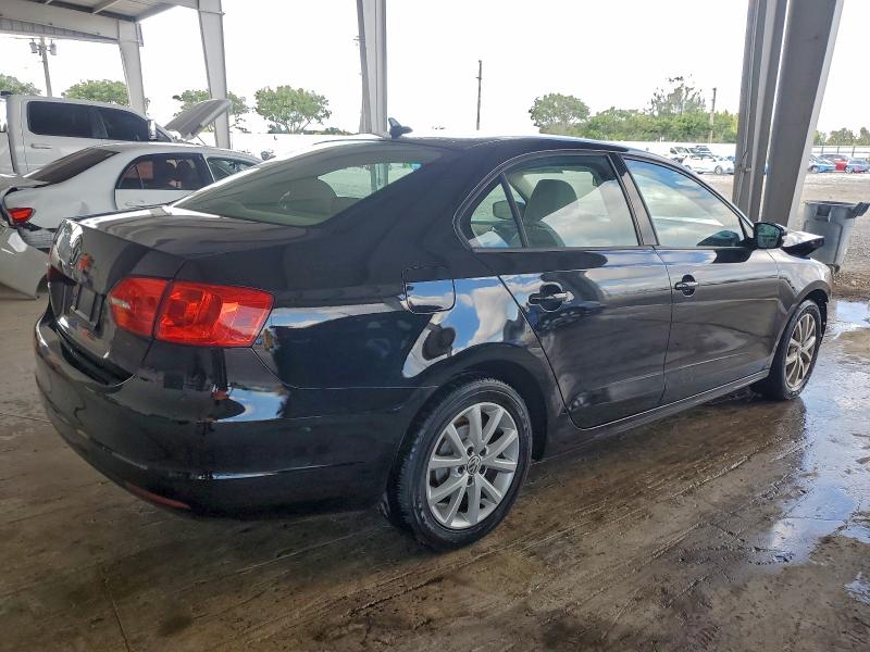 94191335 :رقم المزاد ، 3VWDX7AJ6BM120332 vin ، 2011 Volkswagen Jetta مزاد بيع