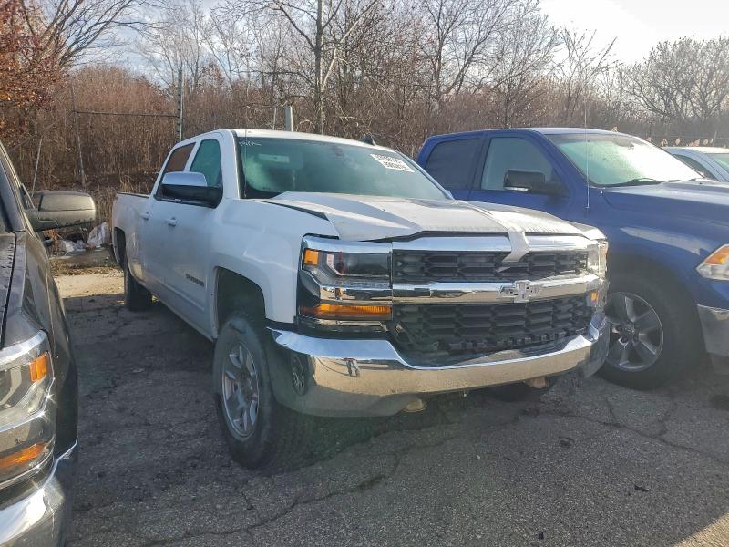 93038195 :رقم المزاد ، 1GCUKREC5JF248083 vin ، 2018 Chevrolet Silverado مزاد بيع