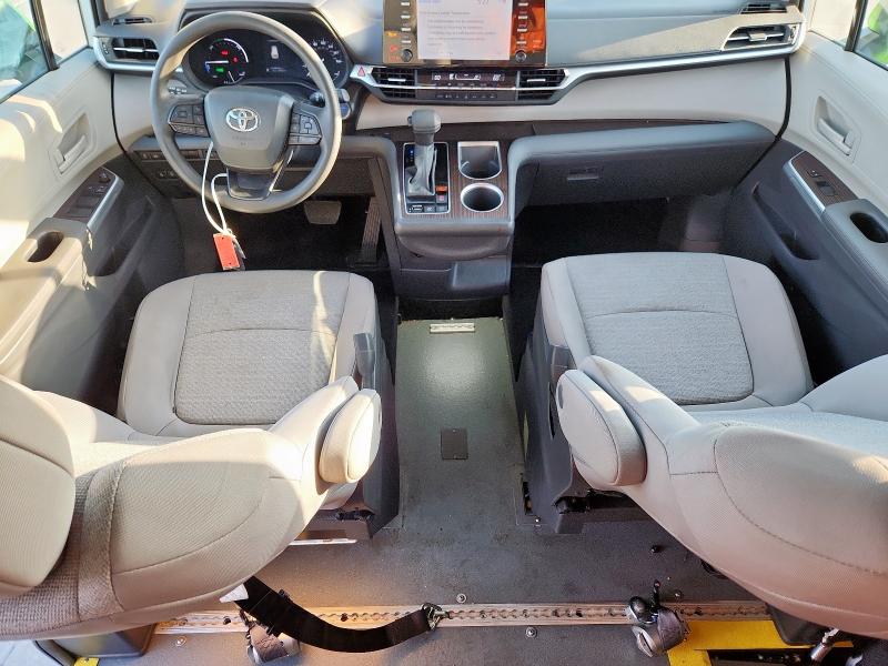 Auction sale of the 2024 Toyota Sienna, vin: 5TDKRKEC0RS216034, lot number: 92587905
