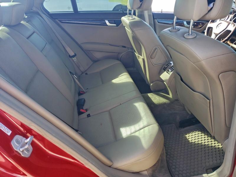 94366725 :رقم المزاد ، WDDGF4HB5EG256388 vin ، 2014 Mercedes-benz C مزاد بيع