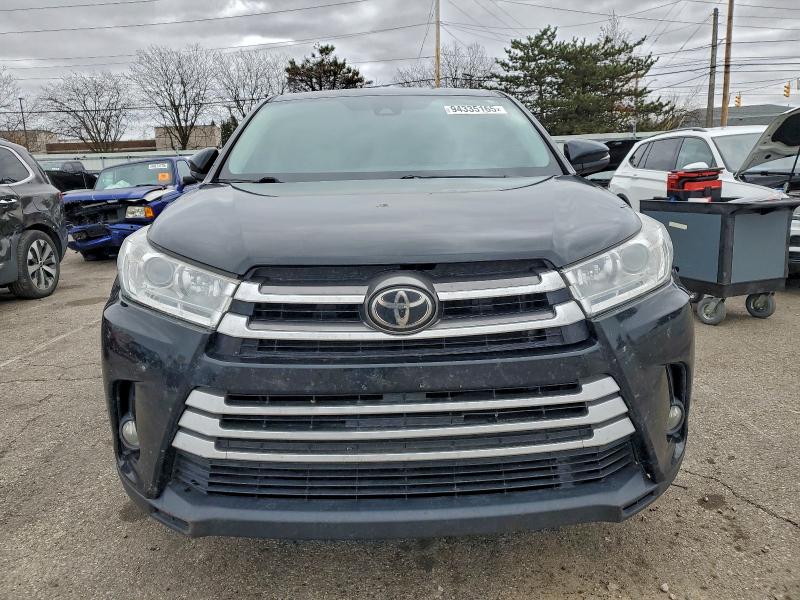 Продаж на аукціоні авто 2019 Toyota Highlander, vin: 5TDZZRFH0KS347228, номер лоту: 94335165