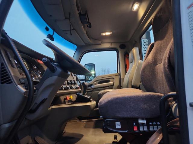 Продажа на аукционе авто 2015 Kenworth Constructi, vin: 1XKYA48X9FJ462444, номер лота: 92951965