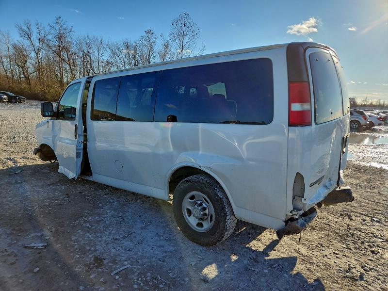 94646215 :رقم المزاد ، 1GNWGPFG1F1271601 vin ، 2015 Chev Express مزاد بيع