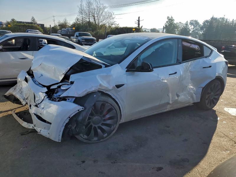 2025 Tesla Model Y მანქანა იყიდება აუქციონზე, vin: 7SAYGDEFXSF299877, აუქციონის ნომერი: 94251095