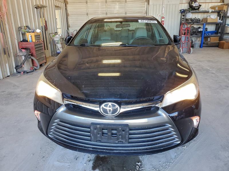 93730975 :رقم المزاد ، 4T1BF1FK6HU351808 vin ، 2017 Toyota Camry Le مزاد بيع