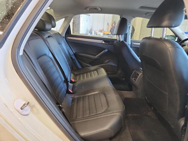 2015 Volkswagen Passat Se მანქანა იყიდება აუქციონზე, vin: 1VWBS7A34FC014315, აუქციონის ნომერი: 92053245