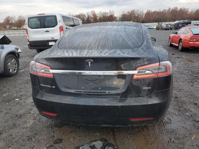 92041785 :رقم المزاد ، 5YJSA1E28JF266682 vin ، 2018 Tesla Model S مزاد بيع