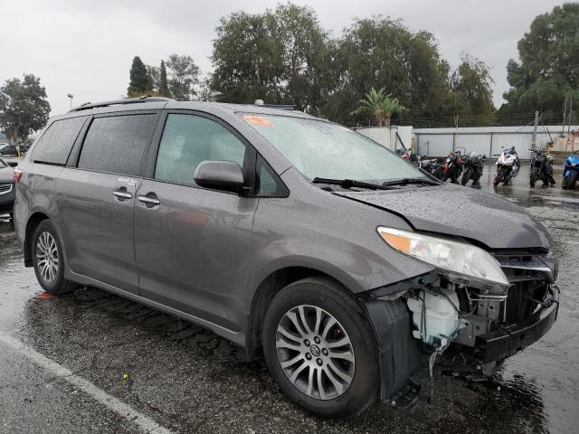 Продажа на аукционе авто 2018 Toyota Sienna, vin: 5TDYZ3DC1JS912231, номер лота: 93332275
