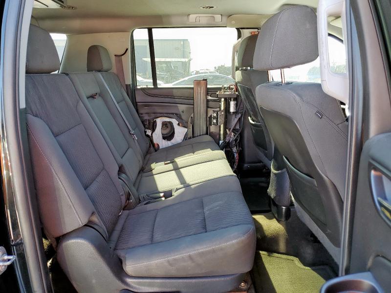 92493075 :رقم المزاد ، 1GNSCHEC9FR585125 vin ، 2015 Chevrolet Suburban C مزاد بيع