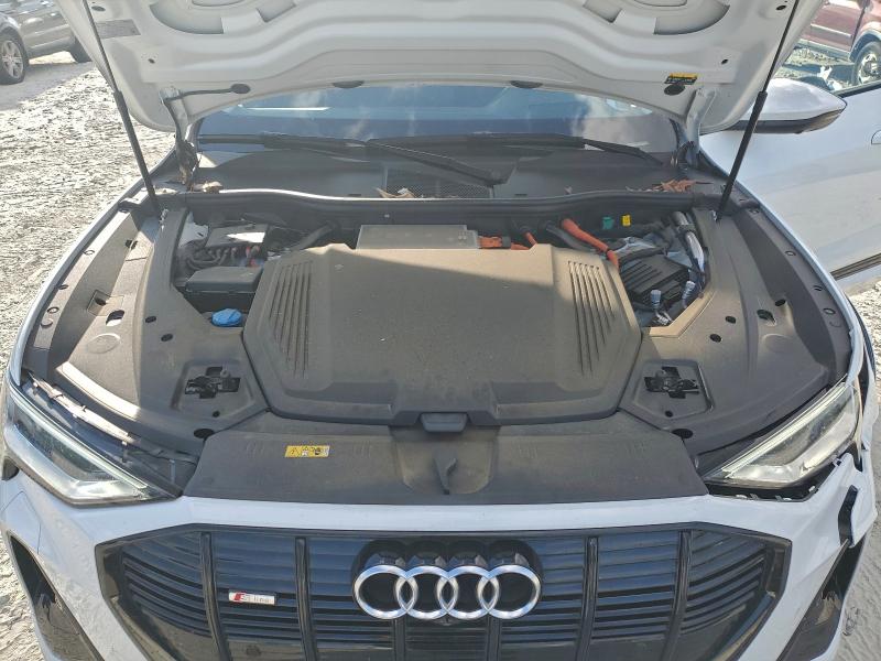 94140395 :رقم المزاد ، WA13AAGE4NB038922 vin ، 2022 Audi E-tron مزاد بيع
