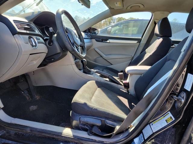 92280525 :رقم المزاد ، 1VWAT7A34HC002337 vin ، 2017 Volkswagen Passat مزاد بيع