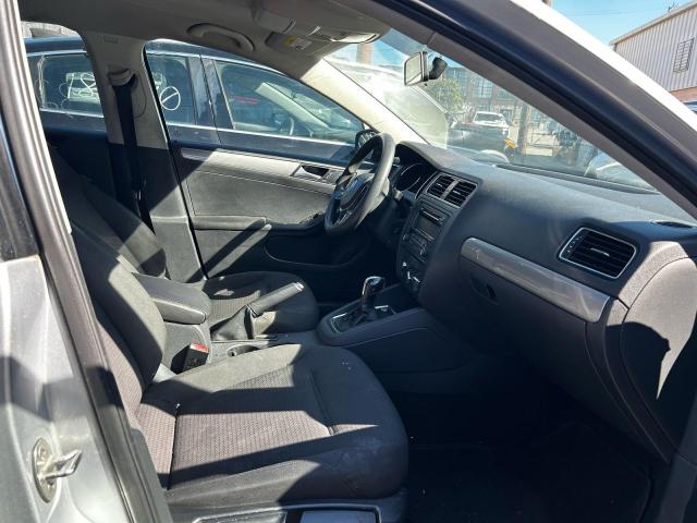 91705475 :رقم المزاد ، 3VWD17AJ9FM329779 vin ، 2015 Volkswagen Jetta Se مزاد بيع