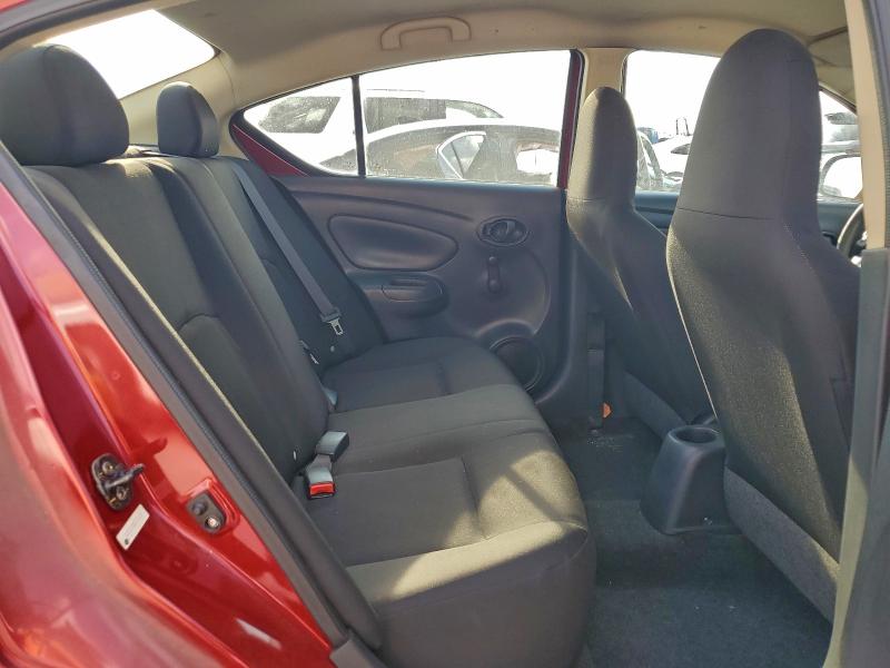 93401245 :رقم المزاد ، 3N1CN7AP3FL950418 vin ، 2015 Nissan Versa S مزاد بيع